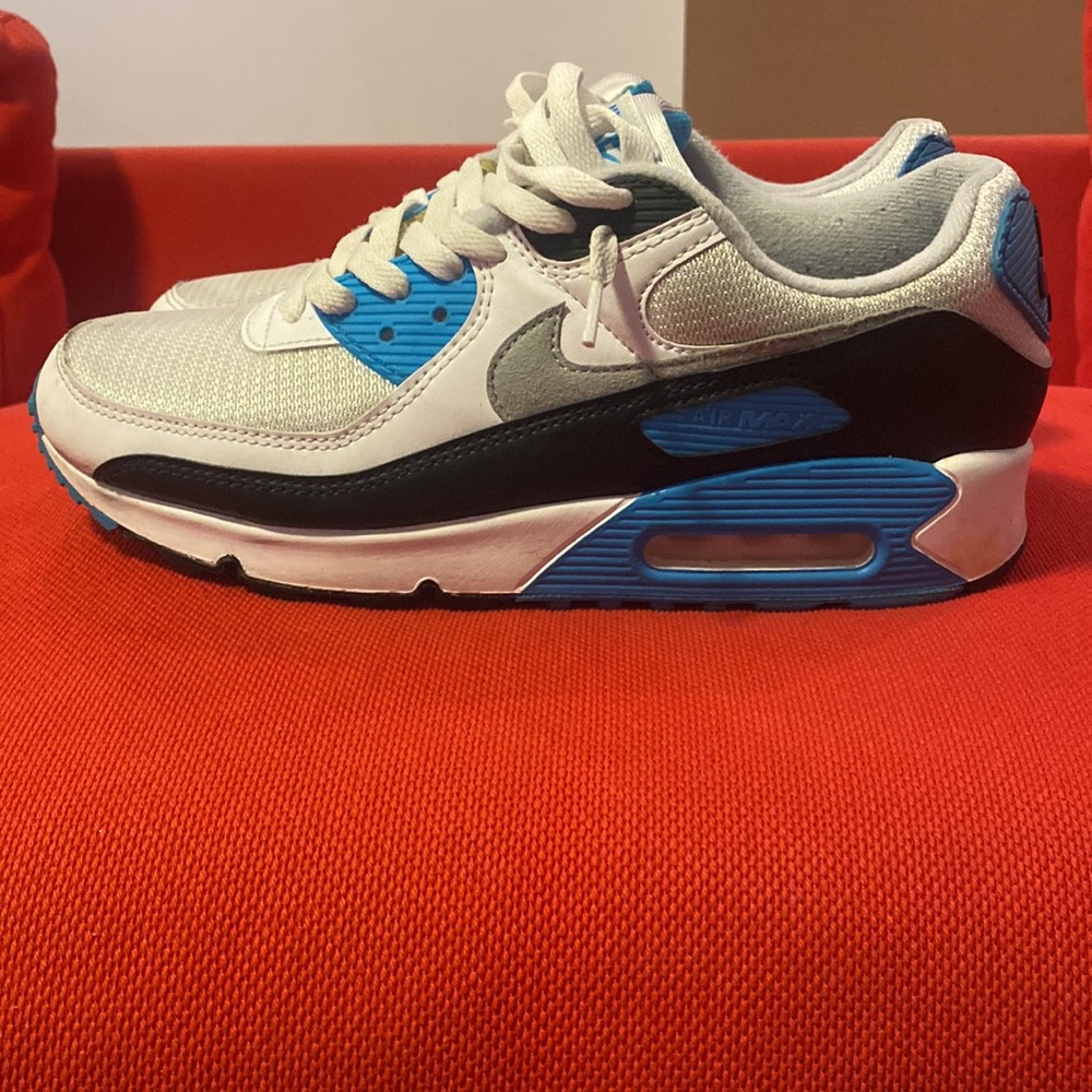 Air max 90 low. Size 9 Men’s
